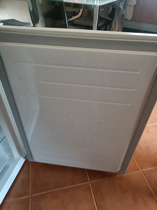 Combinado LG com apenas 1 ano de uso. Ainda com mais um ano de garanti