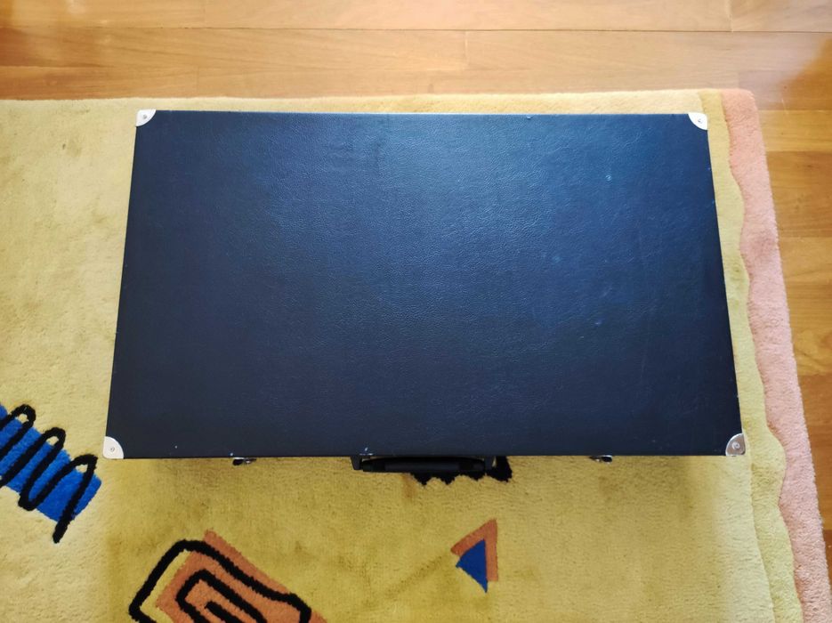 Pedal case vintage feita à mão