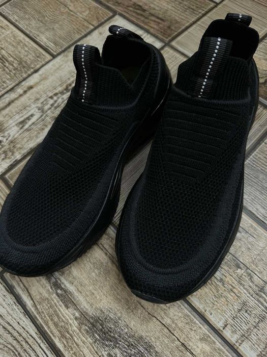 кросівки жіночі ZARA