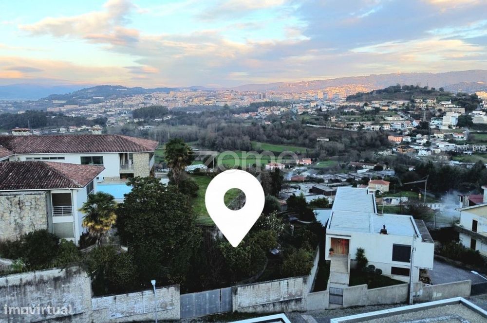 Terreno Urbano com estrutura, em Gondizalves, Braga