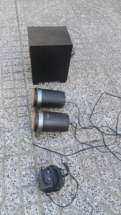 Speaker Columns with Subwoofer - Used435647993213112324