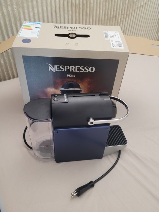Máquina de café Nespresso Pixie Azul pouco usada