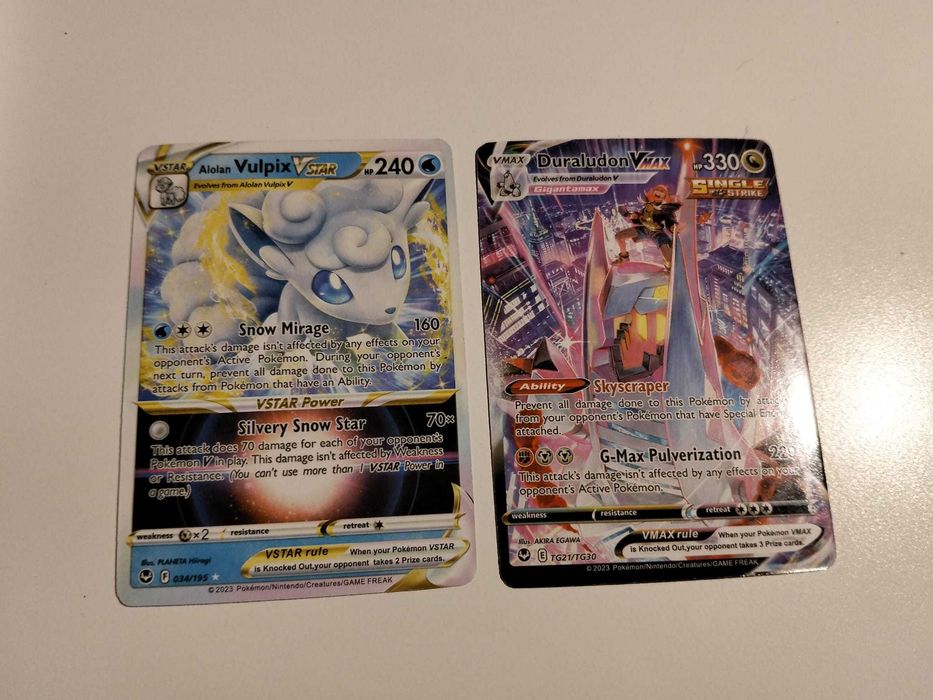 Conjunto de 12 cartas Pokémon
