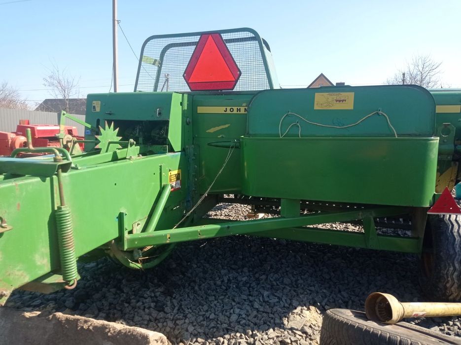 Продам прес підборщик, прес підбирач JOHN DEERE 332,  Джон дір 332