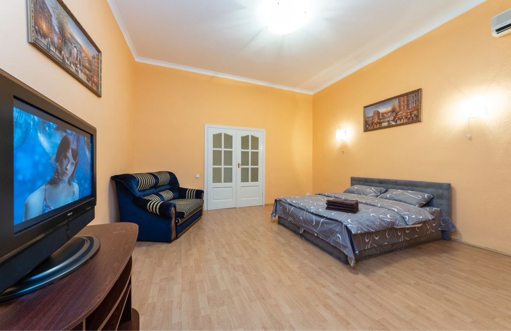 Посуточно , двухкомнатная , Майдан Независимости , ул. Софиевская 4