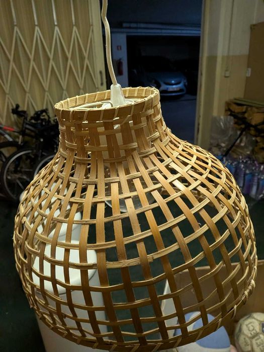 Candeeiro de teto em vime