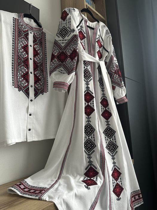 Вишиванки парні/жіноча чоловіча вишиванка/комплект вишивонк/сукня