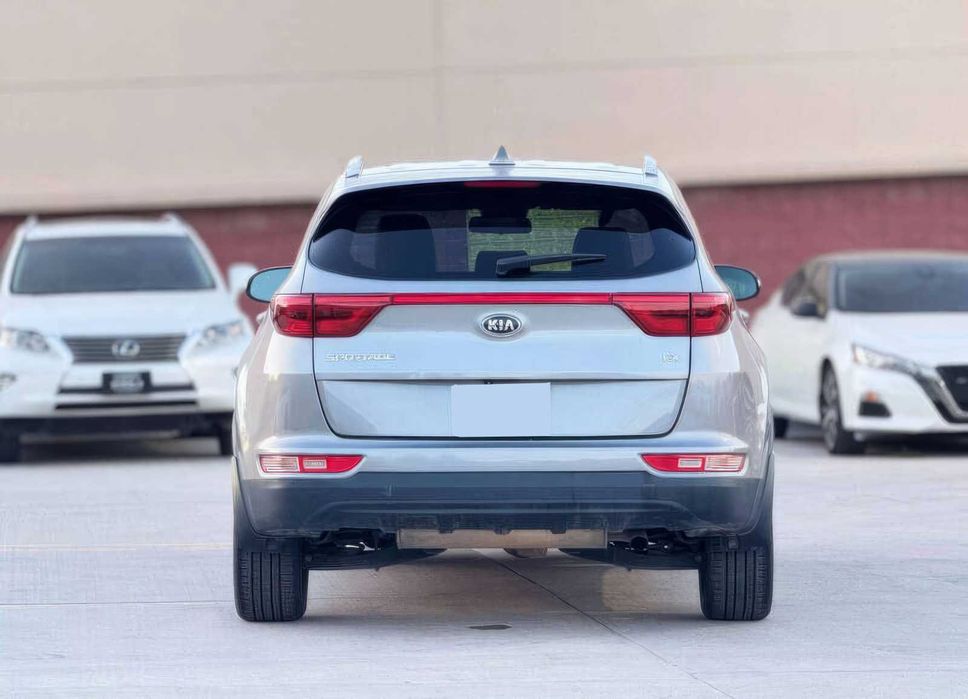 Kia Sportage EX      2019