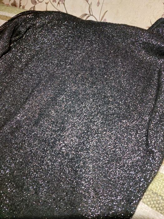 Обтягивающее платье с длинными рукавами