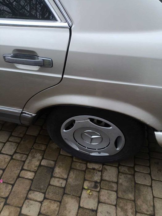 Mercedes w126 1984р