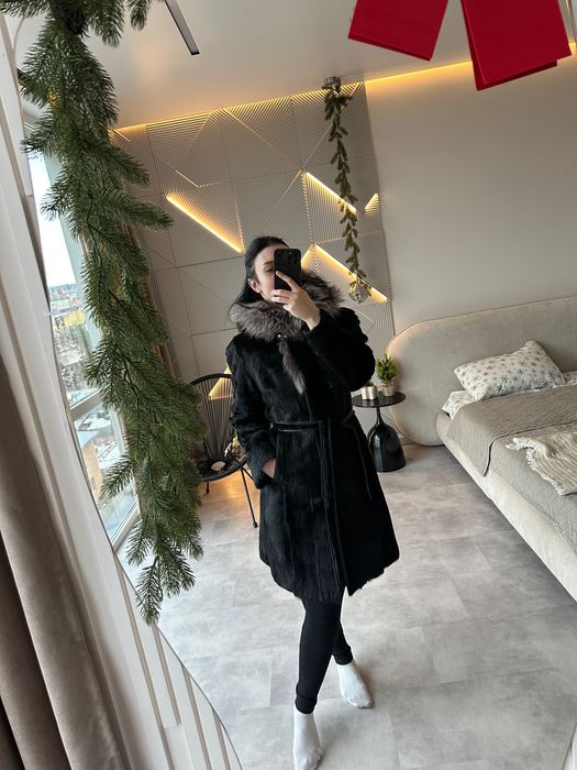 Натуральна шуба з гладкошерстої кози та чорнобурки