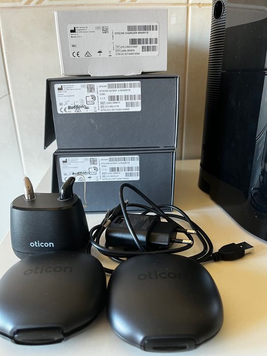 Aparelhos auditivos com pouquíssima utilização.