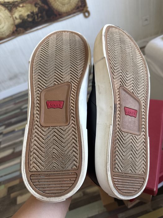 Продам кеды levis оригинал