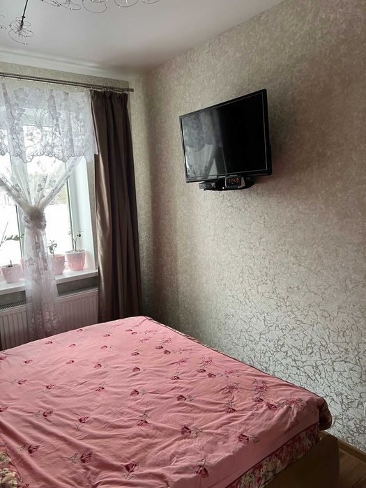 Чудовий будинок в передмісті