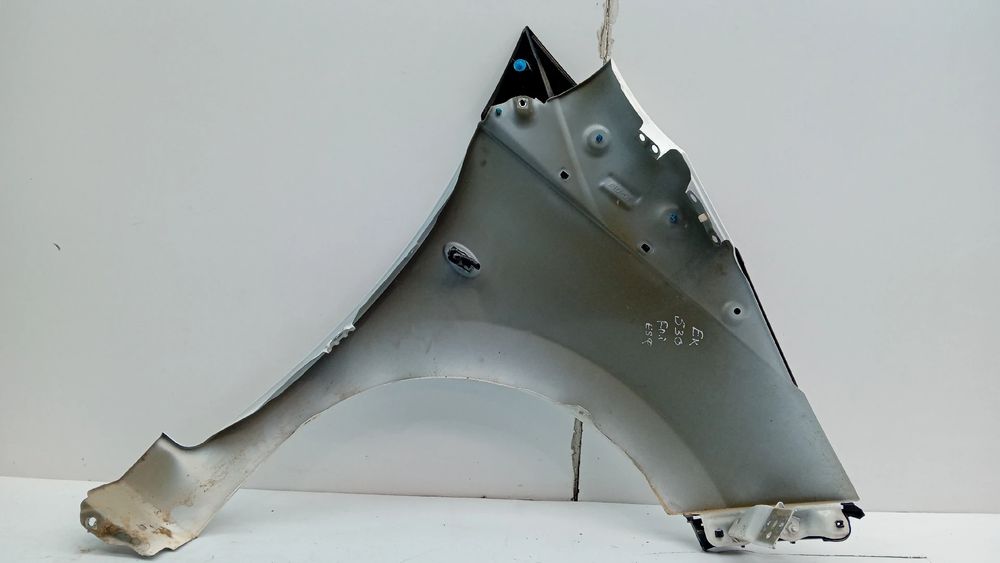 Guarda-lamas esquerdo TOYOTA Aygo (_B4_)