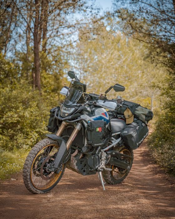 BAIXA DE PREÇO - BMW F 900 GS Trophy – Configuração Completa de Fábrica + Acessórios Aftermarket