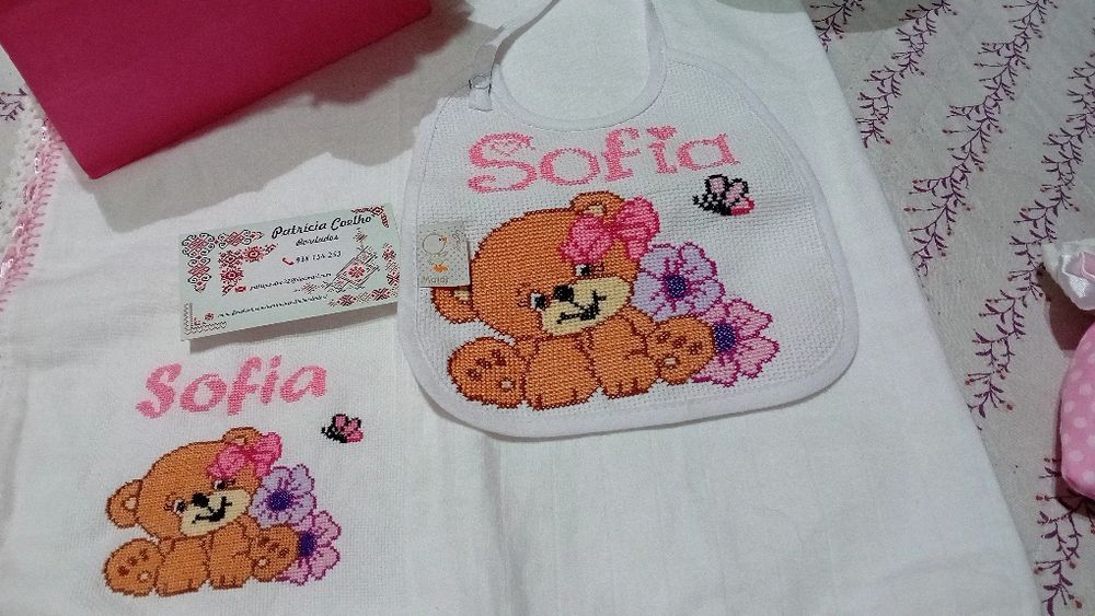 Fralda e babete bordada