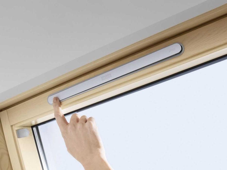 Okno dachowe VELUX GLL 1061B 78x140 + EDW 1000 z BFX