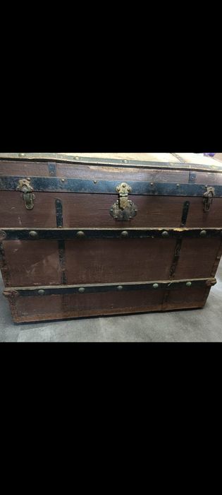 Stara skrzynia do renowacji
