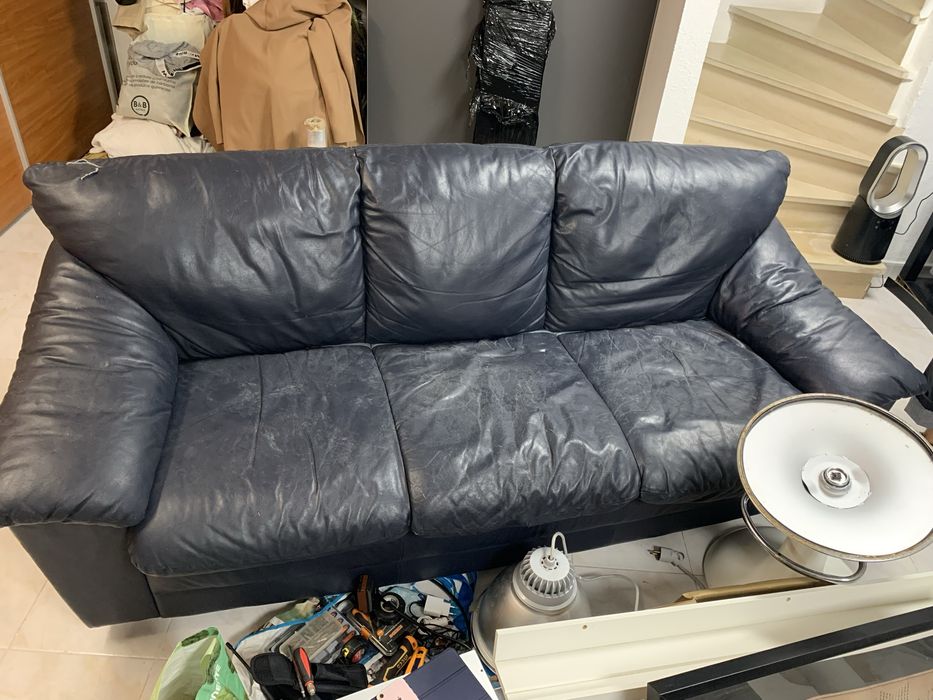 Sofa em pele com cama