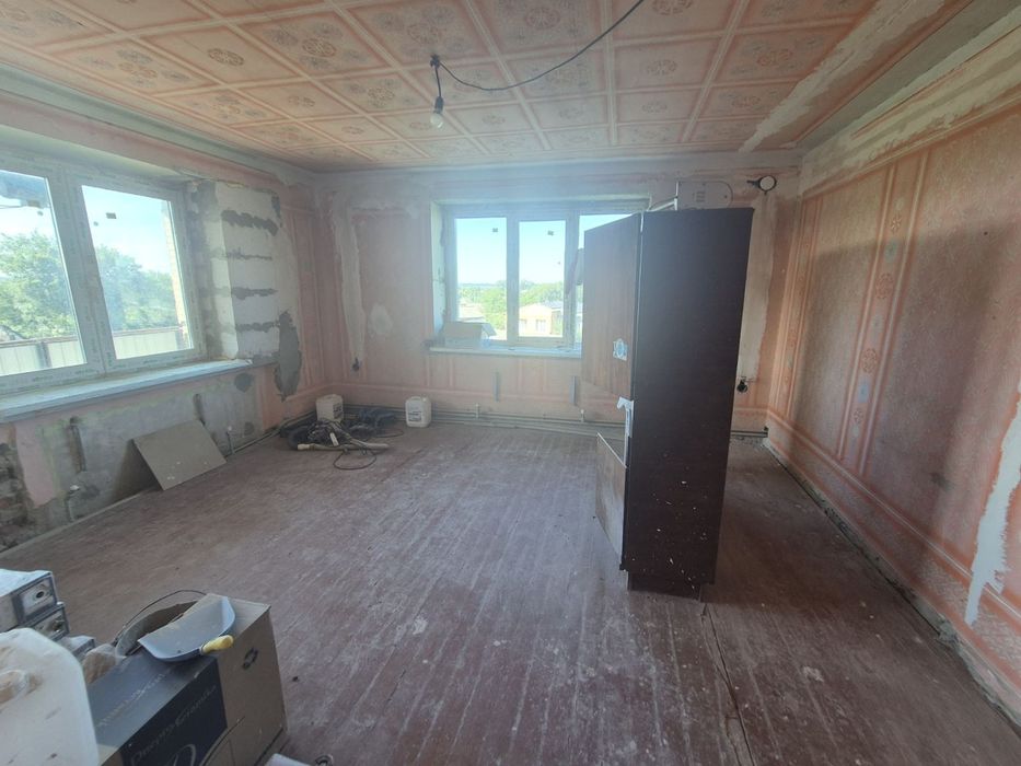 Продам 3-х кімнатну квартиру в центрі с.Войниха