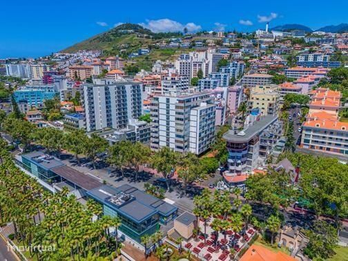 Apartamento T3 de Prestígio — Estrada Monumental, Funchal