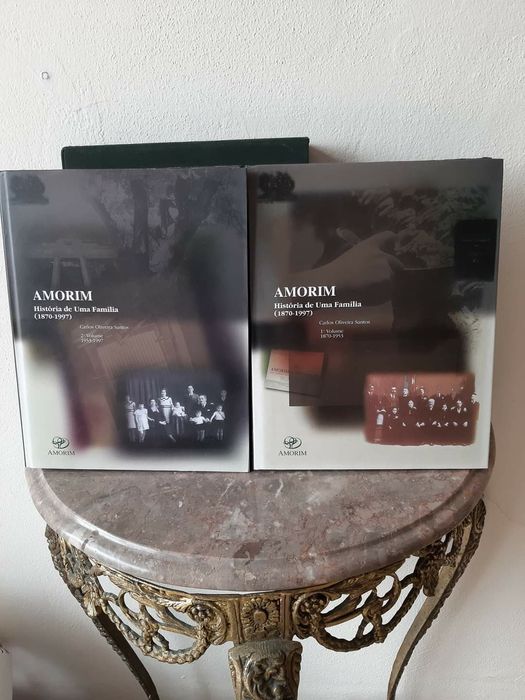 História de uma Família – AMORIM - Dois Volumes de capa dura
