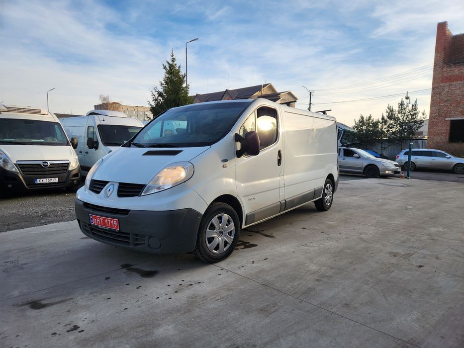 Рено трафік 2012 рік, 2,0 дизель,довга база