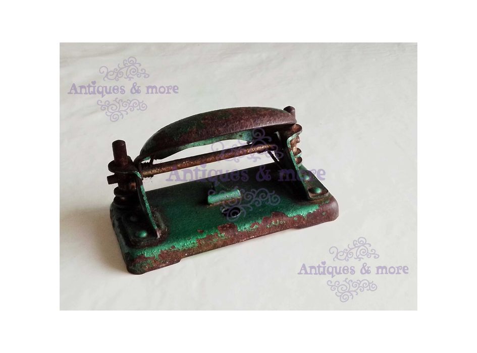 Furador de Papel Vintage