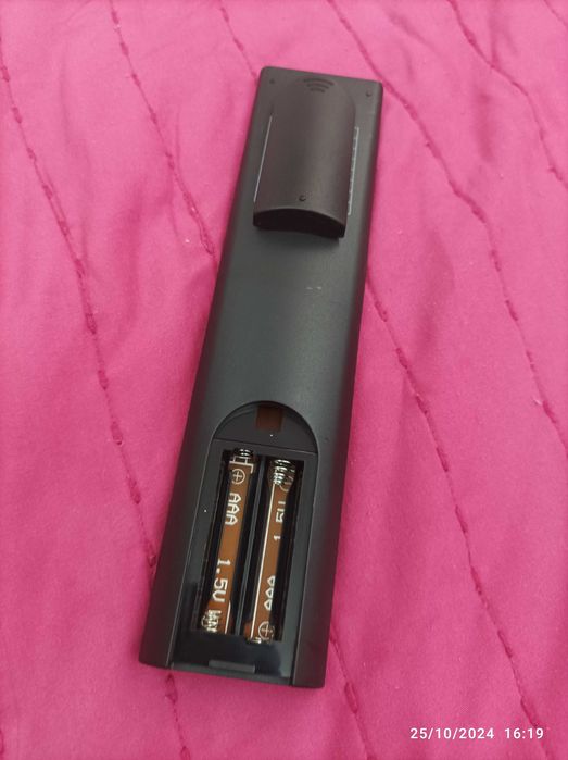 Comando Universal - Controlo Remoto URC 1699