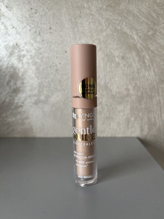 Korektor- serum do twarzy „AA Wings” nr 402 Beige