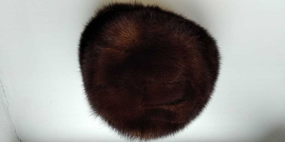 Шапка женская меховая бурая