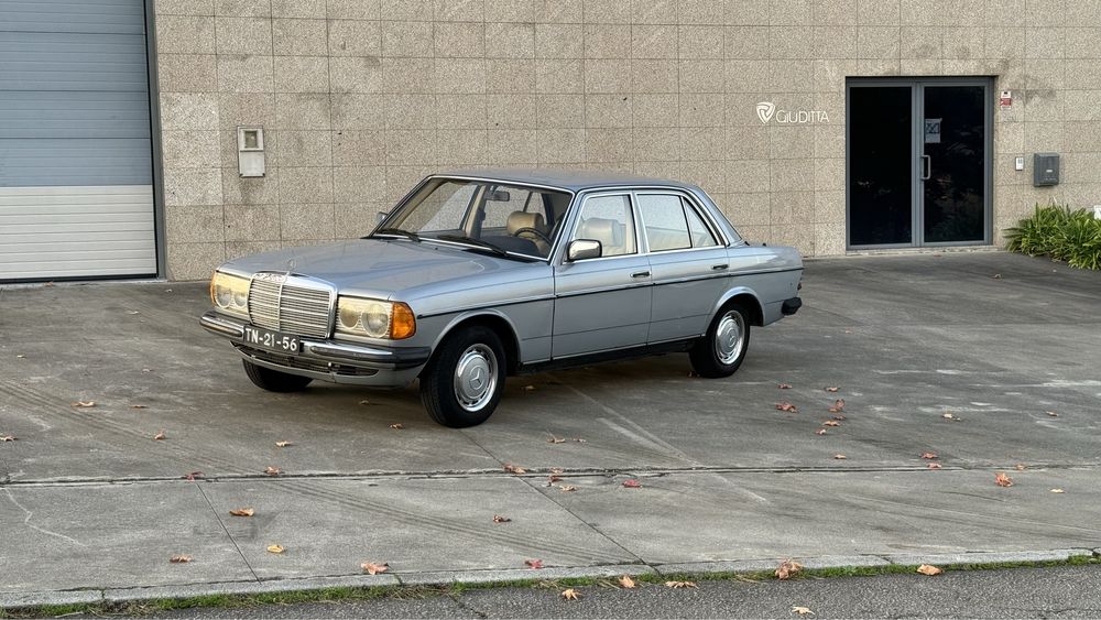 Mercedes Benz 240D