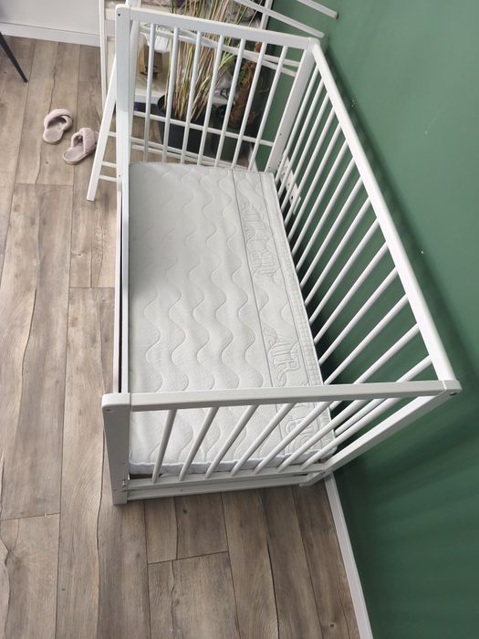 Łóżeczko -tapczanik + materac 120x60