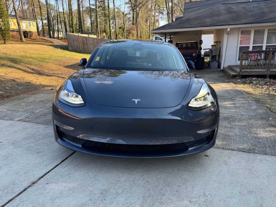 Tesla Model 3 Long Range      2022