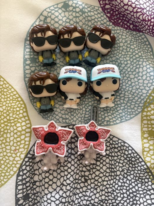 Stranger things kinder joy