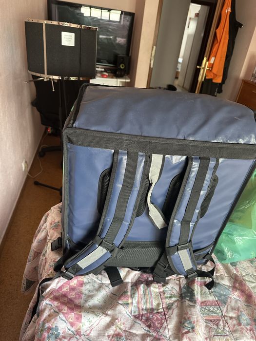 Mochila estilo uber eats em bom estado