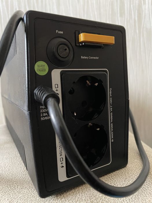 Безперебійник APC 650VA