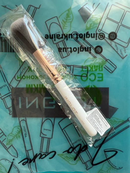 INGLOT пензлик для макіяжу 202