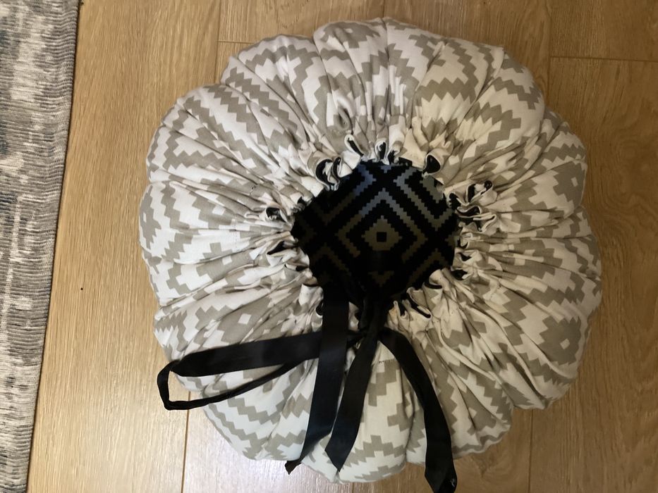 Лежак для домашніх тварин