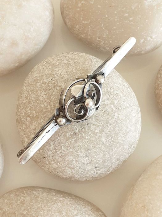 Srebrna broszka vintage sygnowana Hermana Siersbøl?