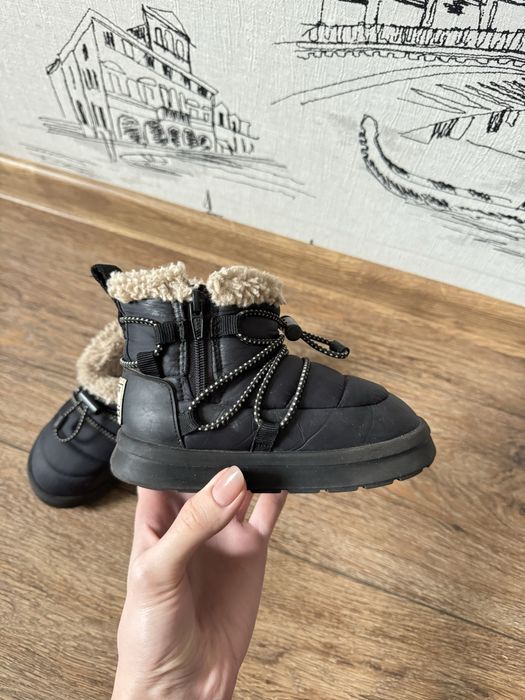 Дутики чобітки дитяче взуття zara 23