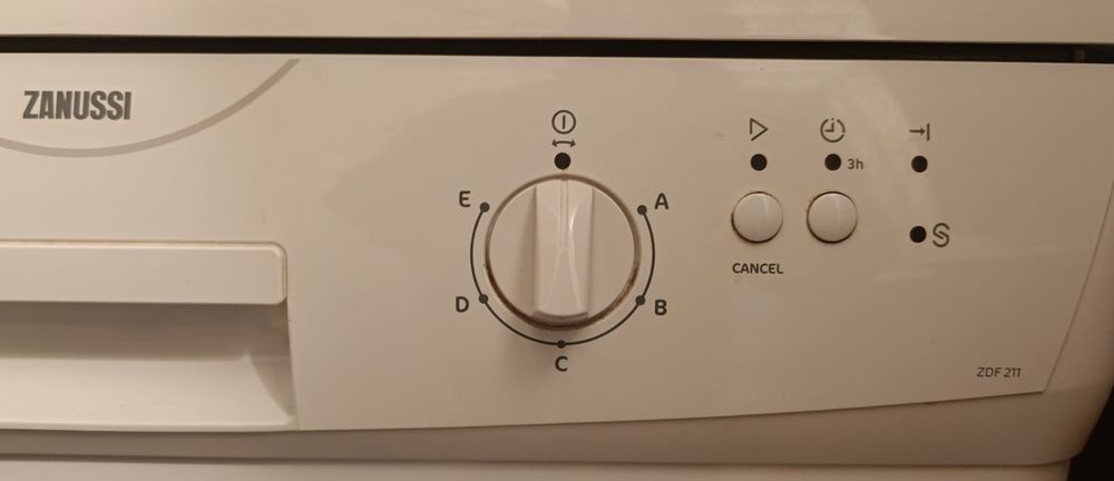 Maquina lavar loiça Zanussi ZDF211