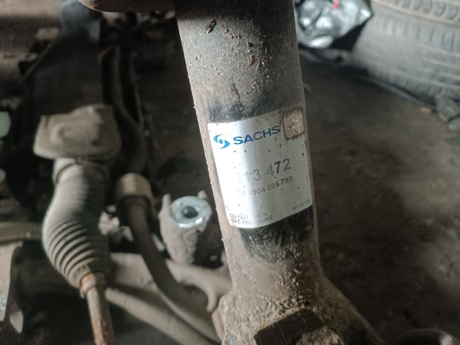 VW Passat B6 2.0 TDI Mcpherson przód amortyzator sprężyna prawa lewa