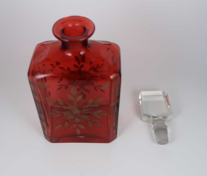 Garrafa em vidro / cristal lapidada