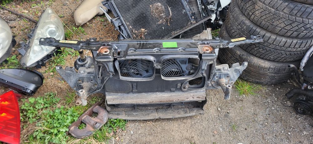 BMW 1 E 87   Kompletny Pas 2.0 Benzyna Przód chłodnice Zderzak  Maska