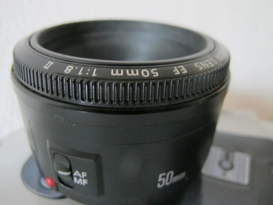 Canon EF 50mm f/1.8 II