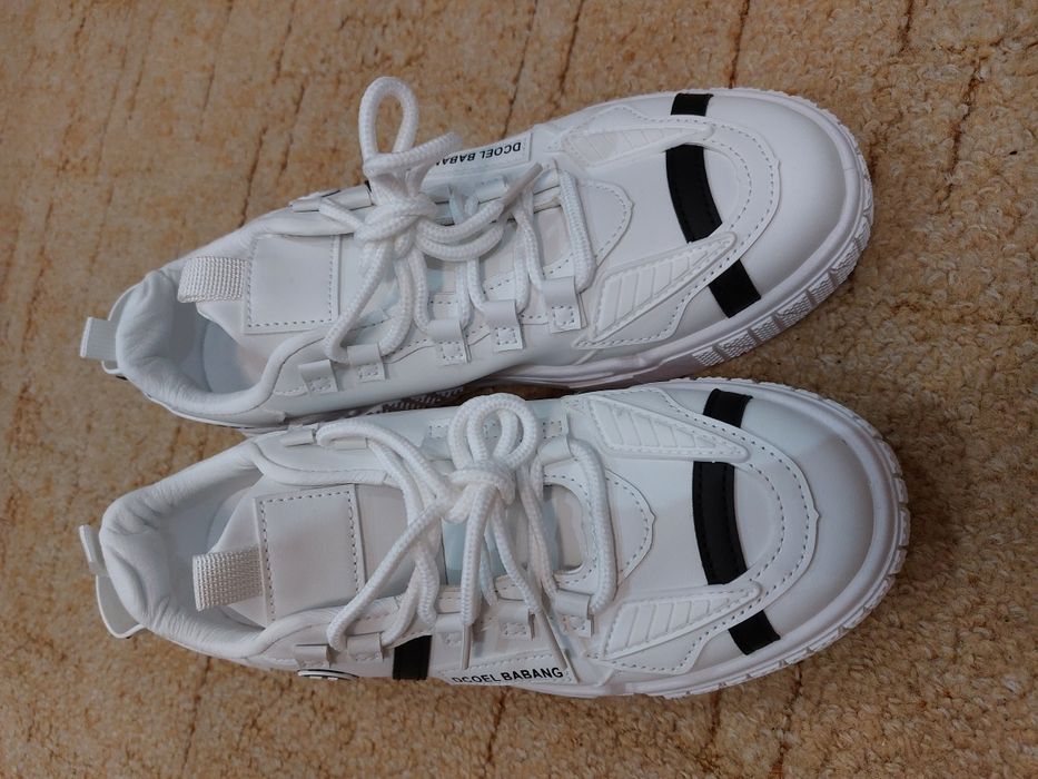 Okazja cenowa Buty damskie białe rozmiar 39