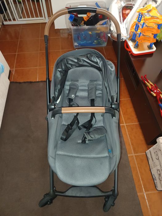 Carrinho de Bebé, Cadeira de Refeição / Espreguiçadeira e Cadeira Auto