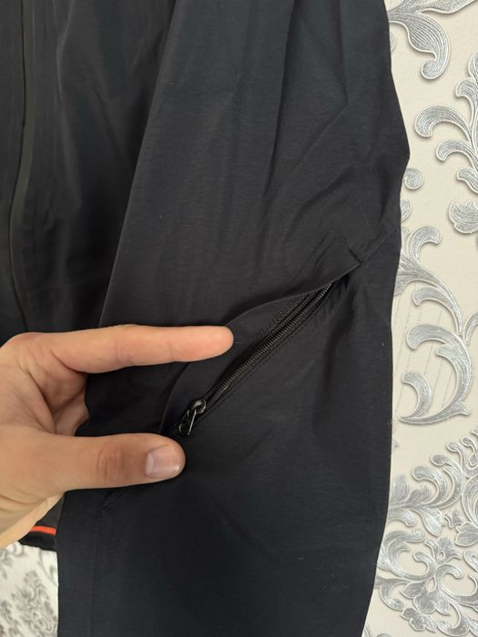 Жіноча курточка Peak Performance size M